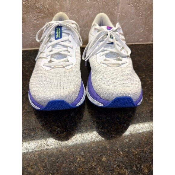 New Balance Fuelcell Propel White/Electric Indigo/Thirty Watt Women’s 10 EUC - Picture 5 of 10